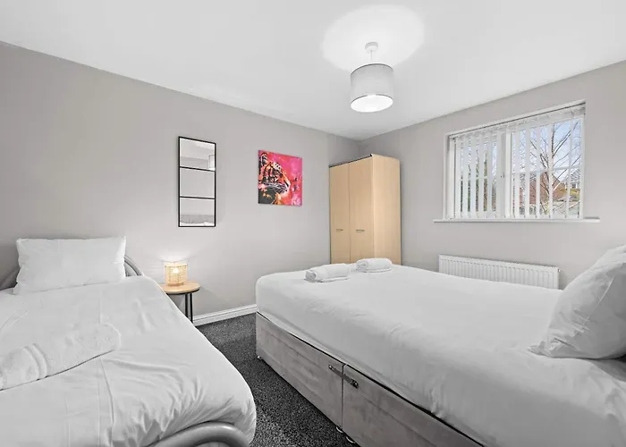 3 Bed Close To Centre Superhost Manchester