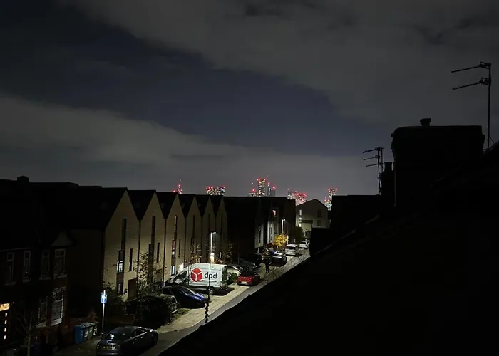 2 - Private In A Near Centre * مانشستر