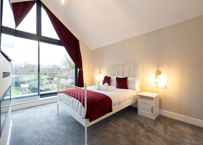 Сasa de vacaciones Stunning Family With Hot Tub In Worsley Mánchester