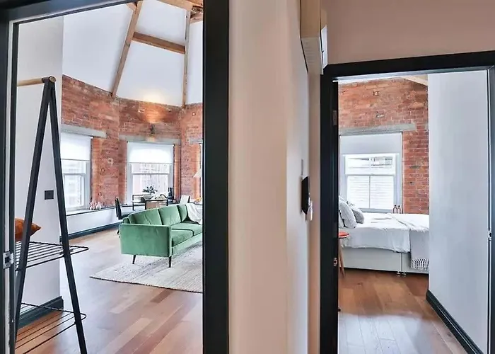 Urban Base Stone's Throw From Attractions *