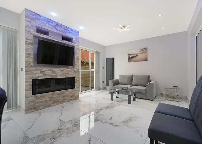 Stylish With Free Parking And Easy Access Сasa de vacaciones