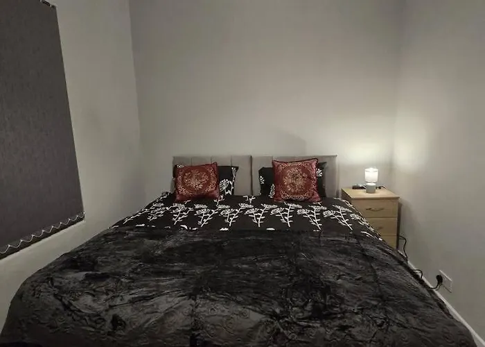 Lovely Large 3 Bedroom House * 曼彻斯特