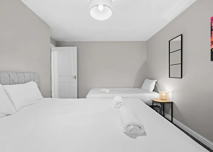 3 Bed Close To Centre Superhost Nyaraló *