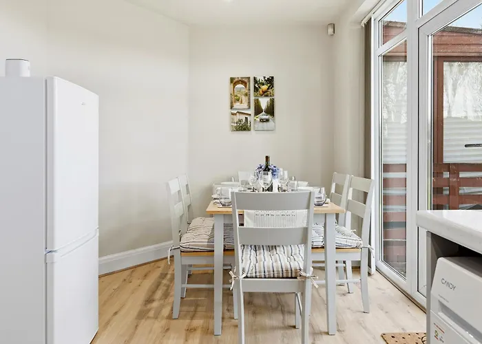 3br Near Co-op Live Etihad Long Short Welcome Parking Dom wakacyjny