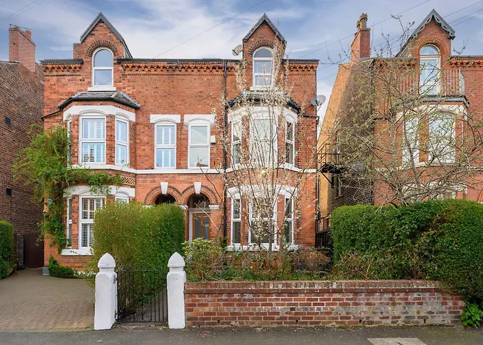 Luxury 5 Bed 10 Min To Airport Sleeps 14 *