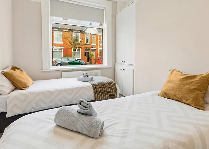 Home, Sleeps 6, Contractor Friendly, Free Parking Сasa de vacaciones