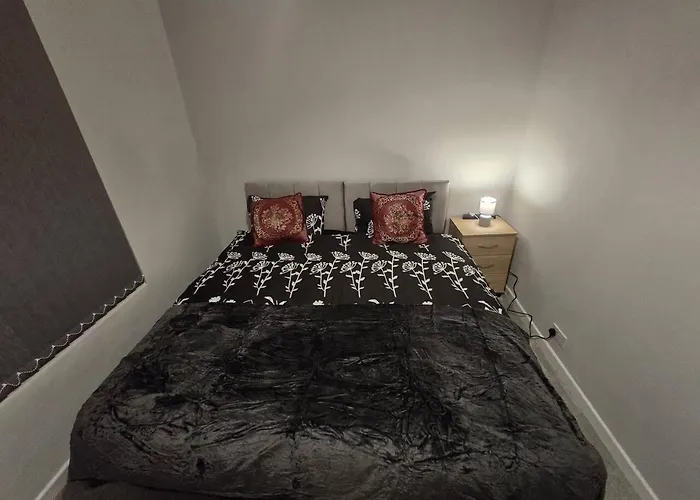 Ferienhaus Lovely Large 3 Bedroom House