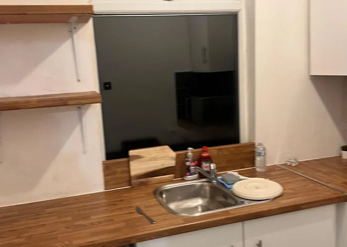 Cozy In Manchester, Free Wifi Гостевой дом *