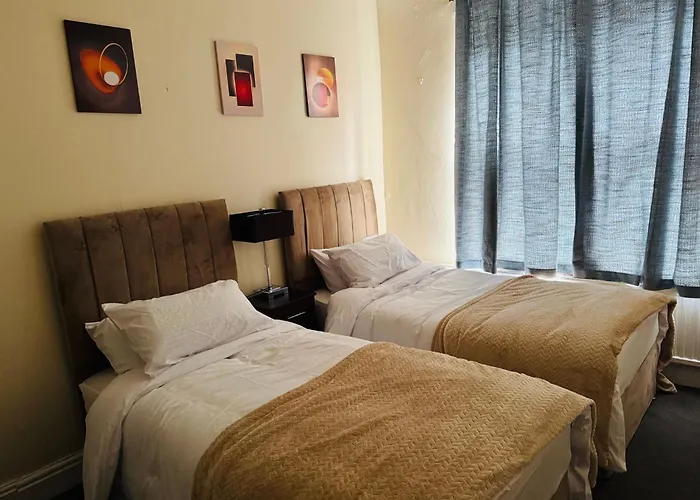 Pensión Contractors And Tourists Friendly In Salford