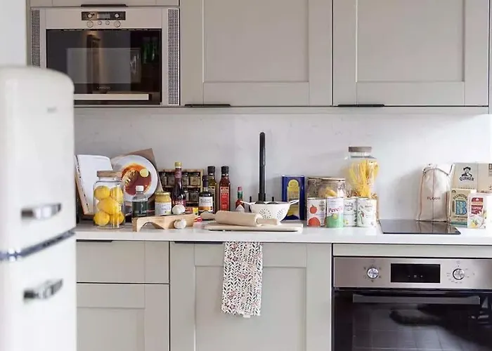 Holiday home Urban Stone's Throw From Attractions Manchester