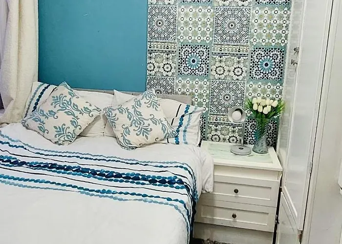 Homely Near Center- Females Preferred Kwatera prywatna