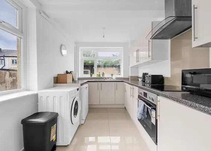 بيت للعطل Group - Access To Central, Coop, Etihad *