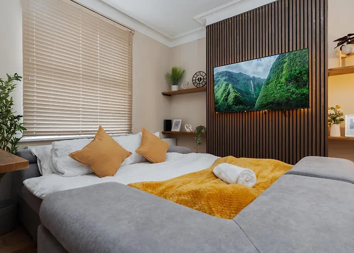 Dom wakacyjny 2br Cozy Retreat - Pool Table - Wifi - Sleeps 7 Manchester