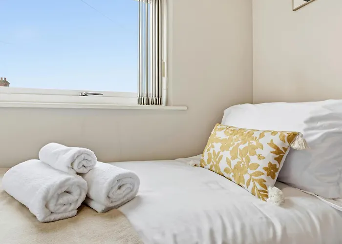 Dom wakacyjny 3br Near Co-op Live Etihad Long Short Welcome Parking *