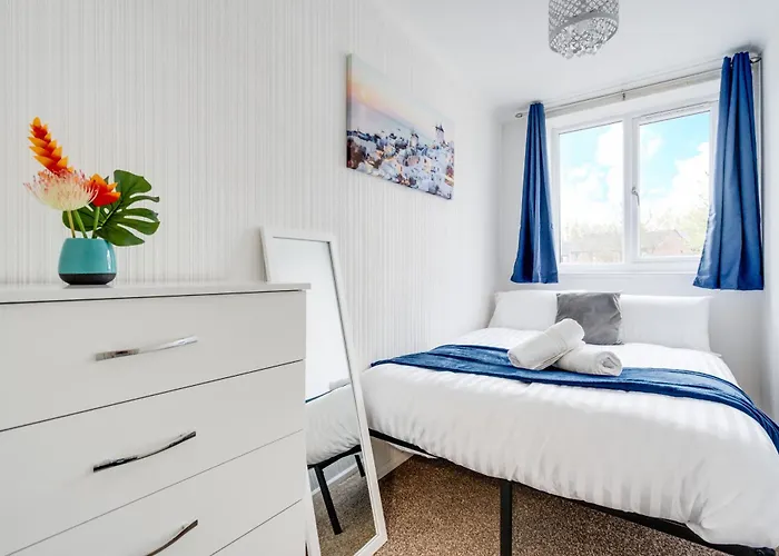 E-oasis- Etihad-coop Live-free Parking-pool Table Holiday home Manchester