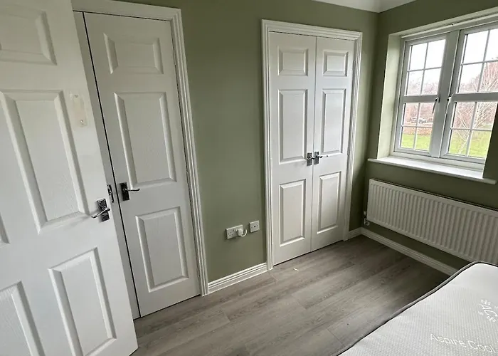 Stretford 4 Bed Townhouse M32 Dom wakacyjny *