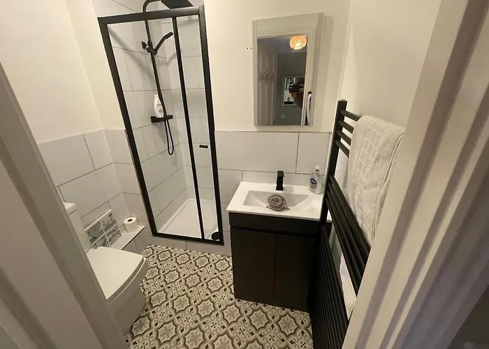 Stretford 4 Bed Townhouse M32 * Manchester