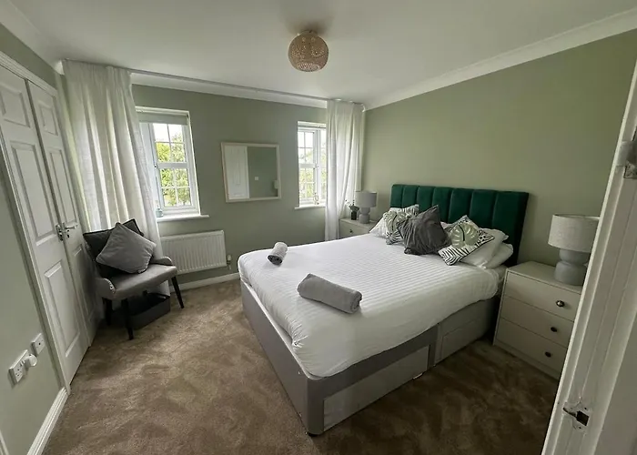 Stretford 4 Bed Townhouse M32 Сasa de vacaciones *