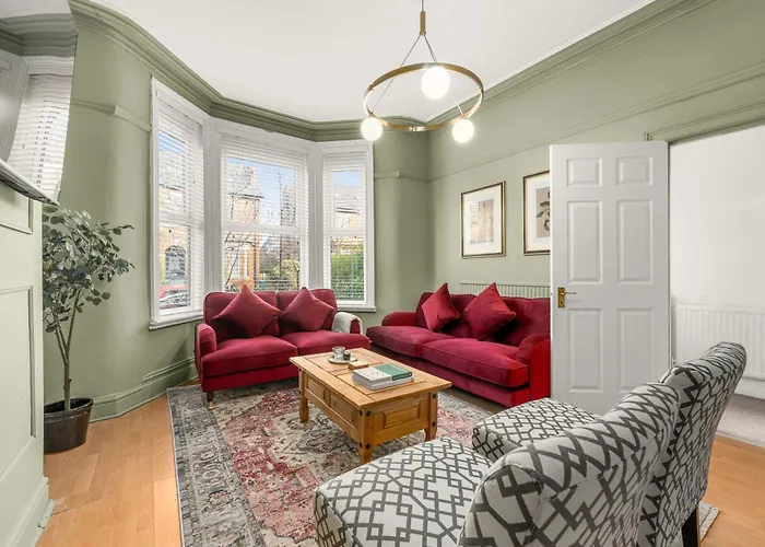 Luxury 5 Bed 10 Min To Airport Sleeps 14 Manchester