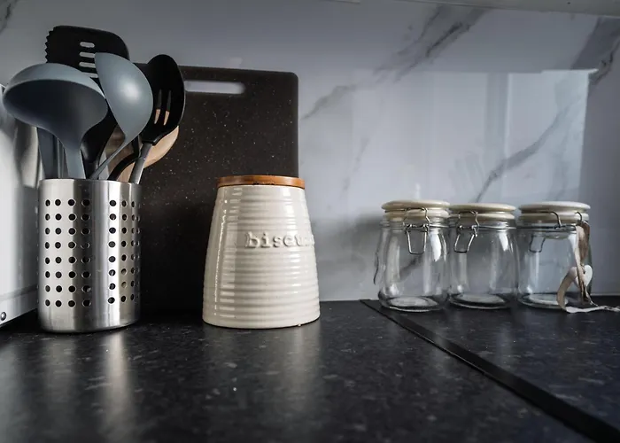 Spacious 4Br Home Near Etihad - Free Parking - 5 Min Train Station مانشستر