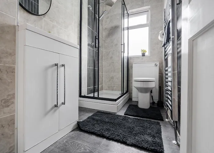 Dom wakacyjny 2br Cozy Retreat - Pool Table - Wifi - Sleeps 7 Manchester