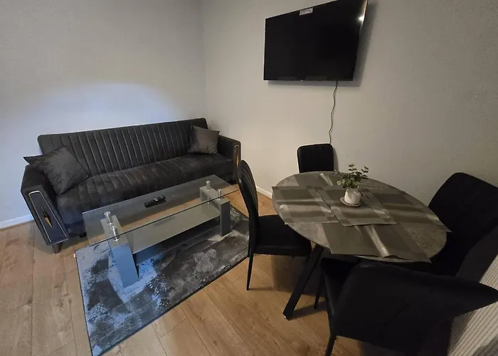 Ferienhaus Lovely Large 3 Bedroom House *