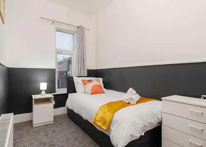 Spacious 4br Near Etihad - Free Parking - 5 Min Train Station Nyaraló