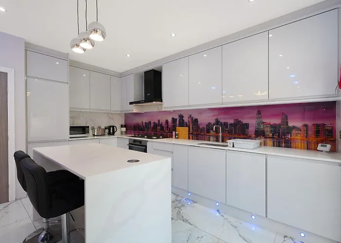 Stylish With Free Parking And Easy Access Mánchester