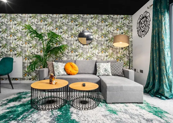 Сasa de vacaciones 2 Bedroom House With 4 Beds, 3 Doubles & 1 Single - In Salford, 10 Mins Uber From Centre - Located In Salford Close To Old Trafford, United, Trafford Park, Salford Quays & More! With Garden & Parking - By Maevela *