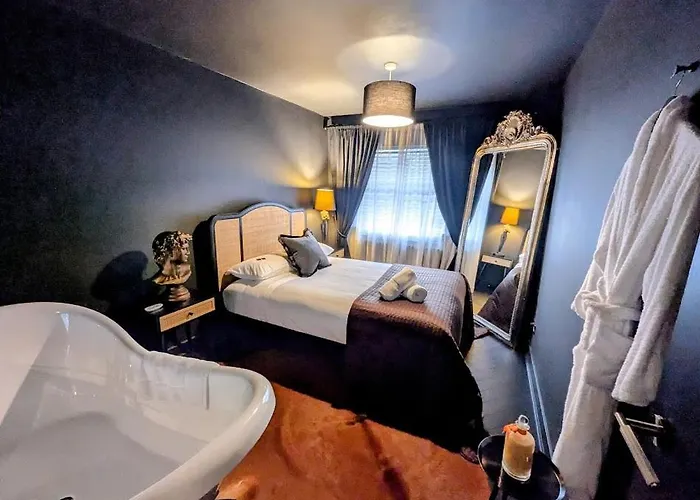 Casa de Férias Spacious 2 Bedroom House Sleeps 4 L On-street Parking L The Cosy Corner Nationwide *