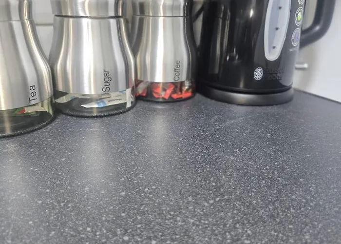 Lovely Large 3 Bedroom House *