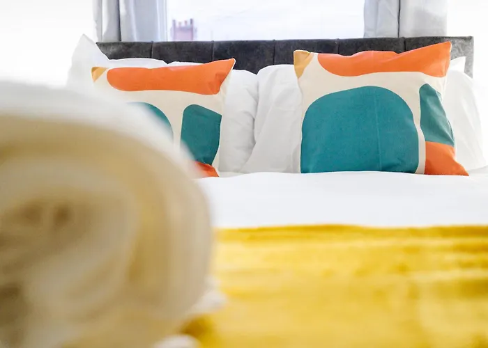 Spacious 4Br Home Near Etihad - Free Parking - 5 Min Train Station مانشستر