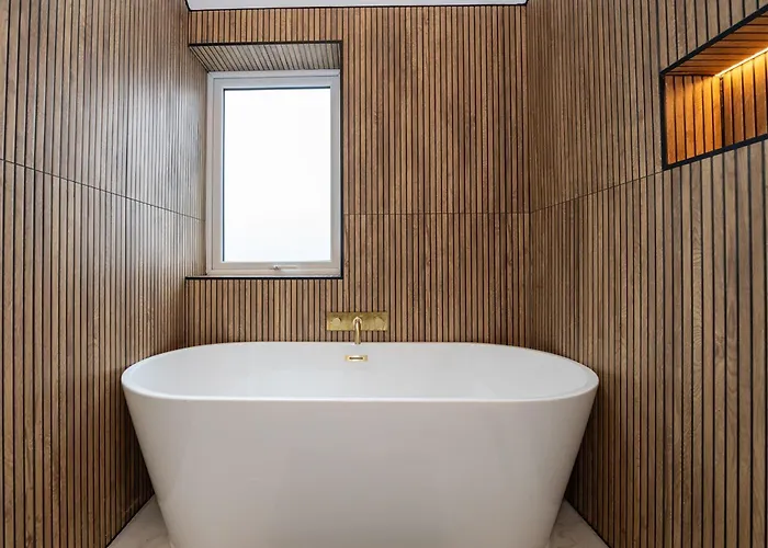 Stunning Family With Hot Tub In Worsley Mánchester