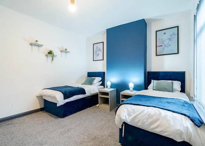 Сasa de vacaciones Spacious 3-bedroom Near Centre With Parking