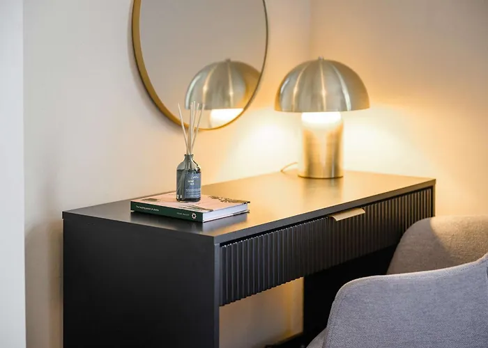 Luxury 5 Bed 10 Min To Airport Sleeps 14 Manchester