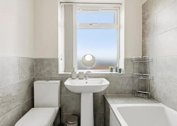 3br Near Co-op Live Etihad Long Short Welcome Parking *