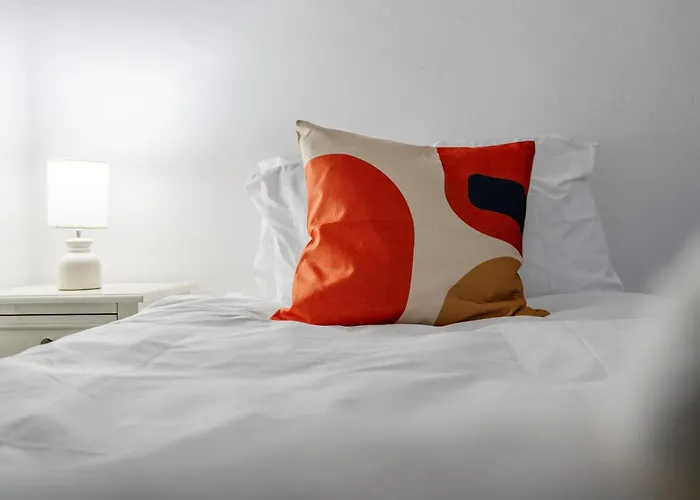 Spacious 4br Near Etihad - Free Parking - 5 Min Train Station Nyaraló Manchester