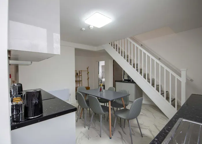 Spacious 5br House Near Centre * Mánchester