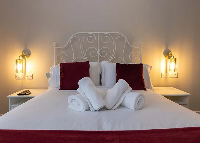 Stunning Family With Hot Tub In Worsley Сasa de vacaciones