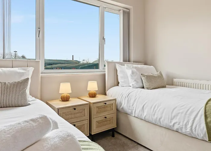 Casa vacanze 3br Near Co-op Live Etihad Long Short Welcome Parking