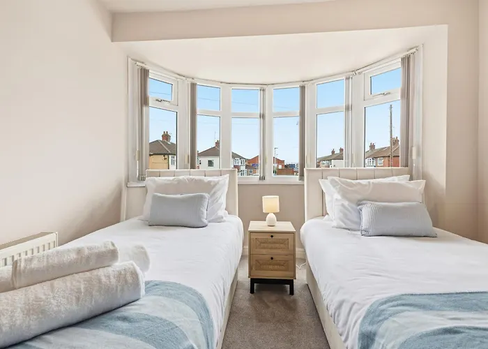 3br Near Co-op Live Etihad Long Short Welcome Parking