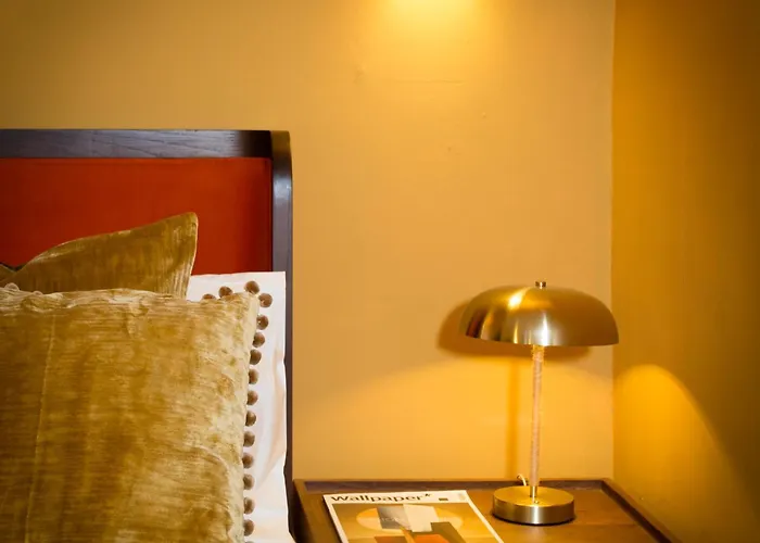 Awhile - 3-bed Townhouse Northern Quarter