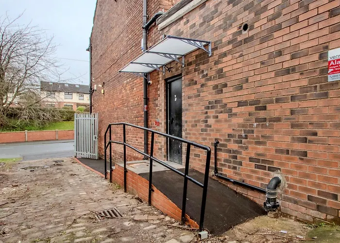 Spacious 5br House Near Centre