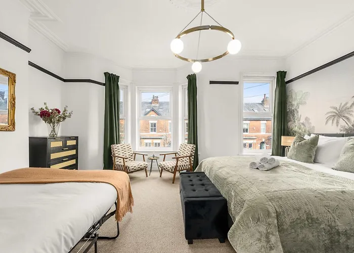 Luxury 5 Bed 10 Min To Airport Sleeps 14 Manchester