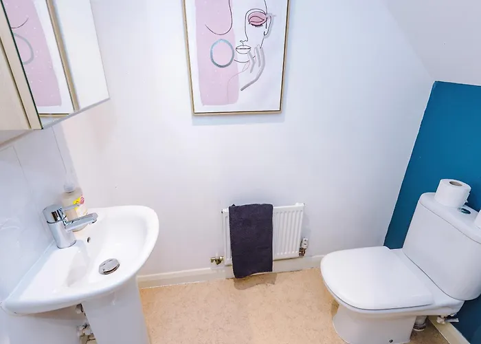 Group Stay, Sleeps 12, 3 Bathroom Dom wakacyjny Manchester