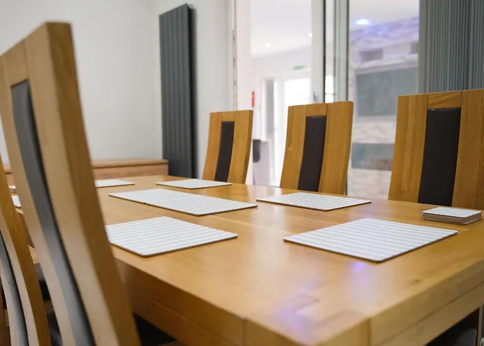 Stylish With Free Parking And Easy Access *