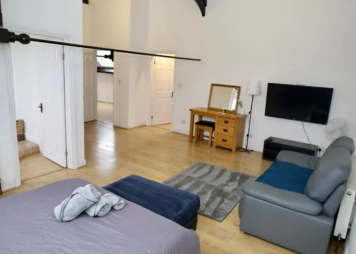 The Church 맨체스터