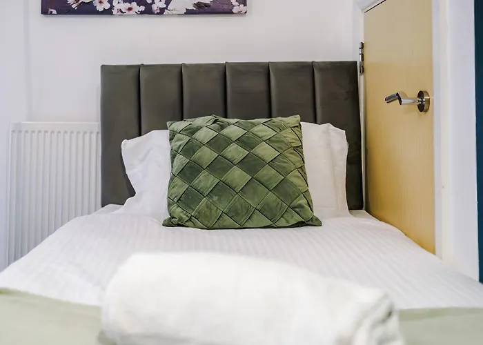 Group Stay, Sleeps 12, 3 Bathroom *