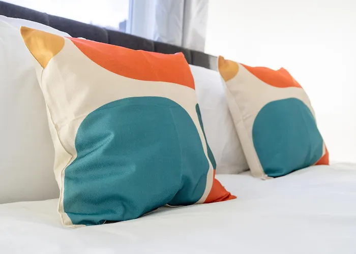 بيت للعطل Spacious 4Br Home Near Etihad - Free Parking - 5 Min Train Station