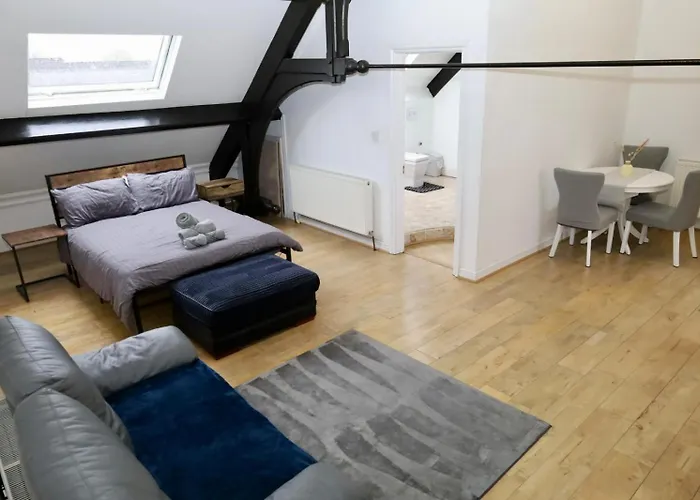 The Church 맨체스터